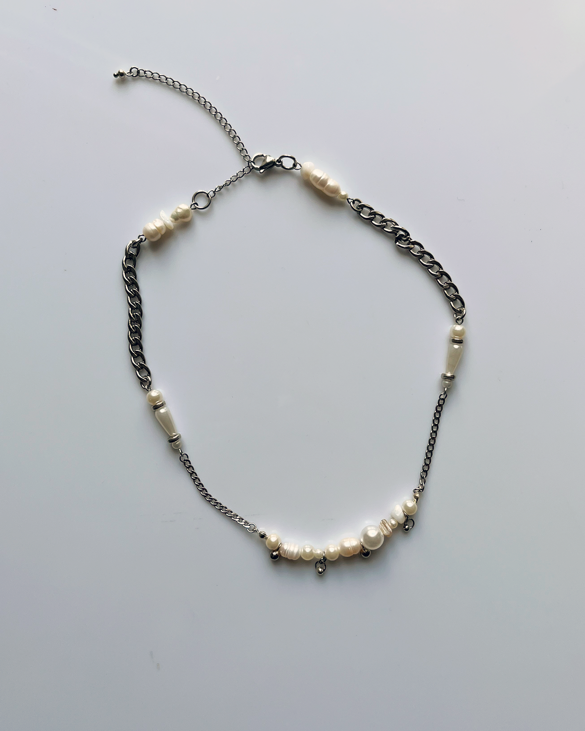 13 / CHIQ NECKLACE